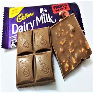 Cadbury - Daily Milk Fruit & Nut Chocolate Bar (80 g)